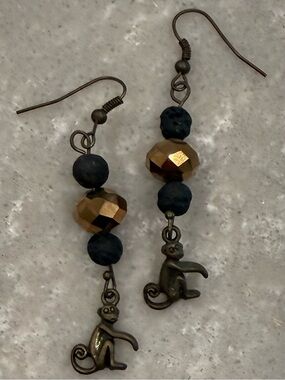St. Kitts Monkey Lava Rock Beaded Dangle Earrings Caribbean Boho Gold Black NWOT